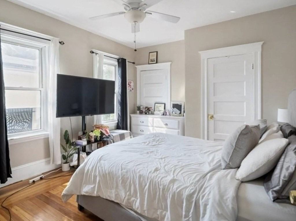 44 Greenleaf Ave Unit 2 - Photo 3 of 16