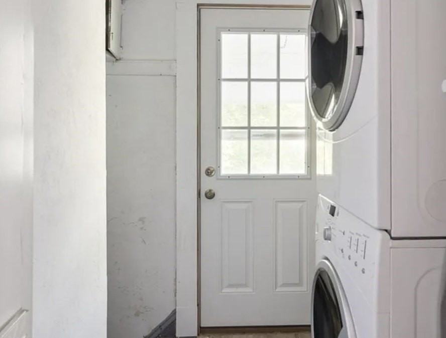 44 Greenleaf Ave Unit 2 - Photo 4 of 16