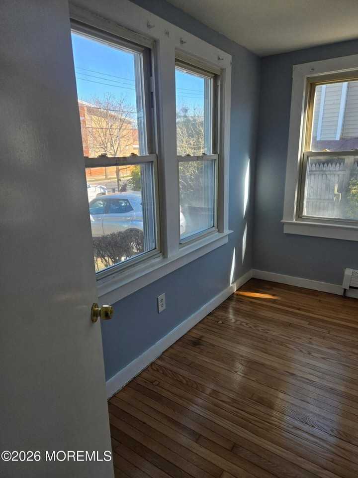 811 Central Ave - Photo 3 of 50