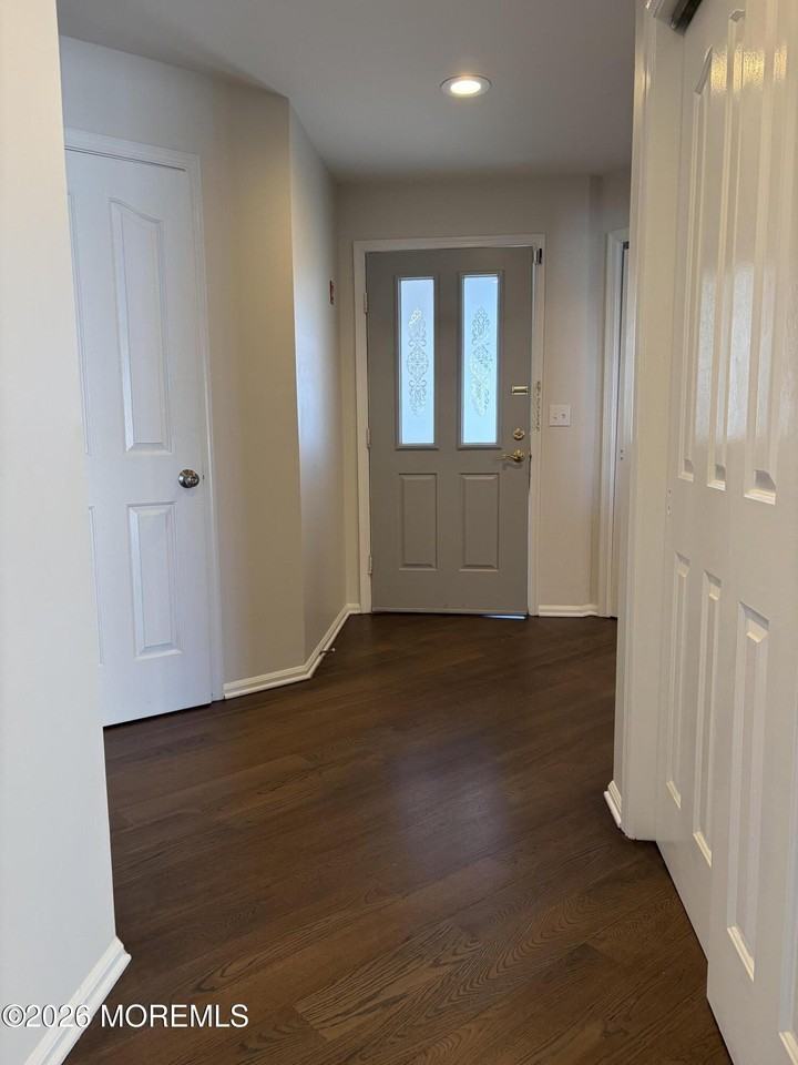 606 Bay Ave Apt 2 - Photo 6 of 28