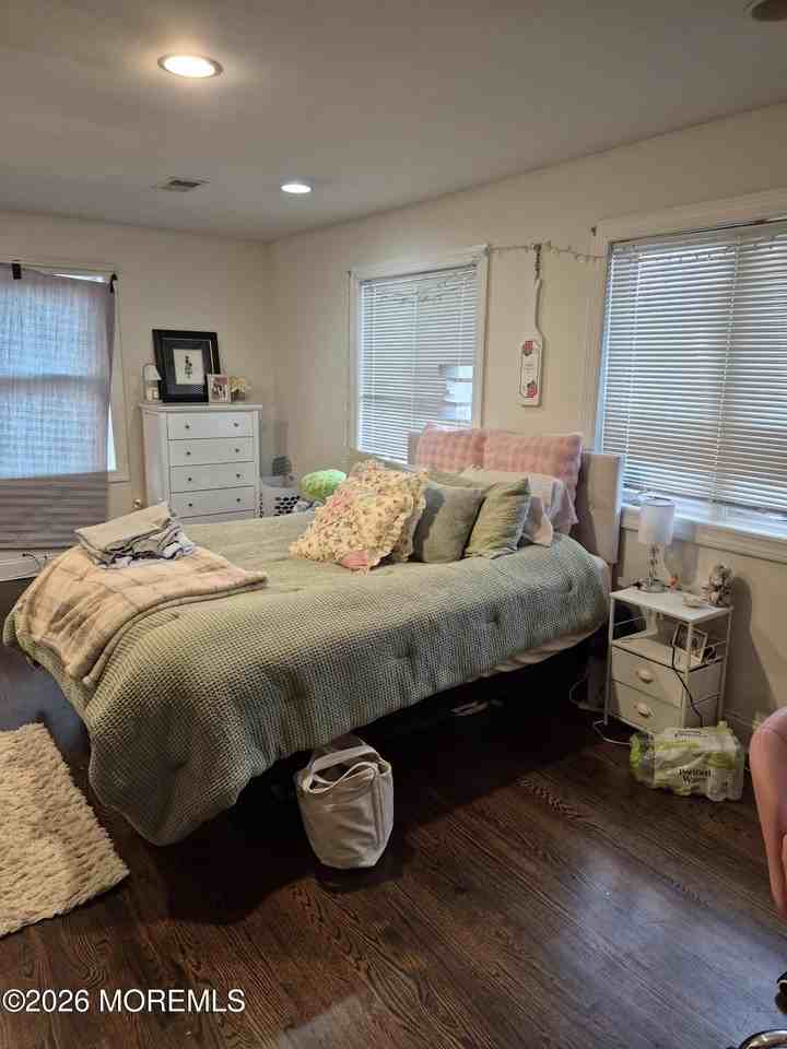 247 Perrine Ave - Photo 5 of 9