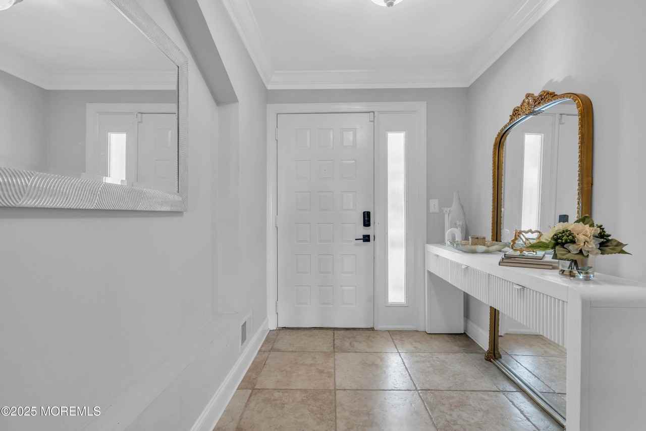 165 Riddle Ave Apt 9 - Photo 5 of 41