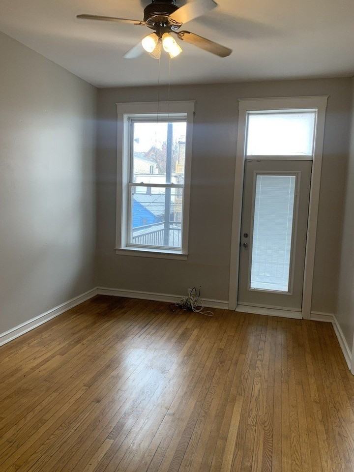 858 N Ashland Ave Apt 1r - Photo 5 of 15