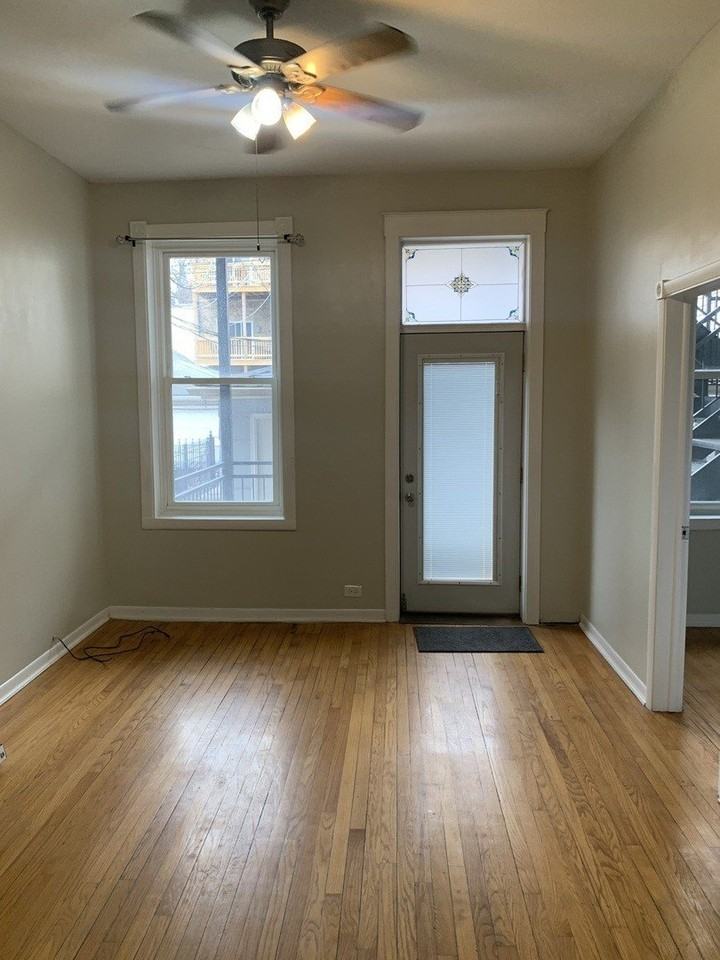 858 N Ashland Ave Apt 2r - Photo 3 of 14