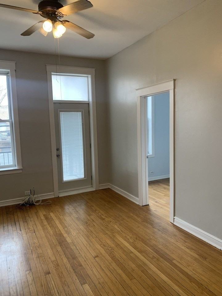 858 N Ashland Ave Apt 2r - Photo 4 of 14