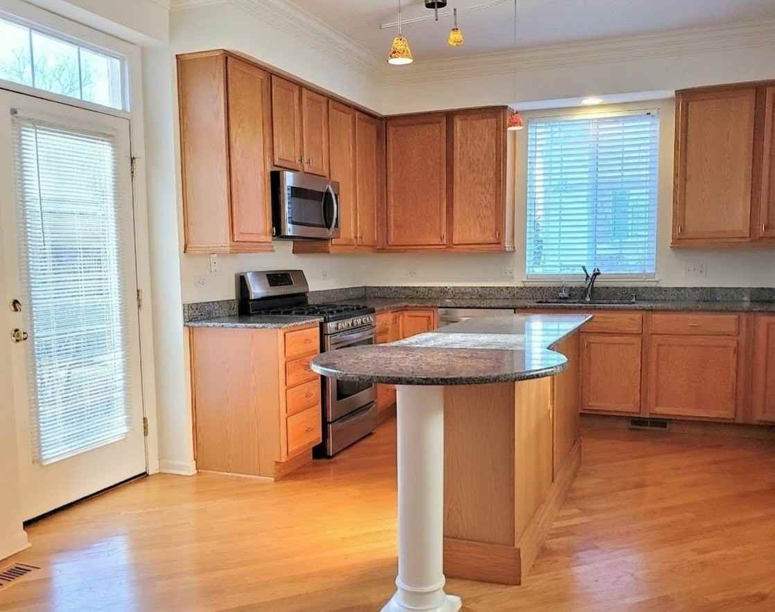 1914 Crenshaw Cir - Photo 6 of 21