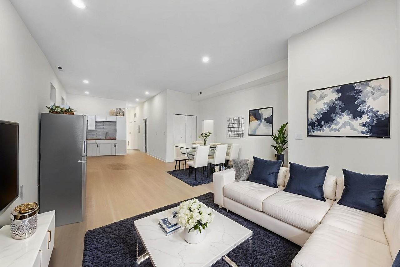 3037 W Lexington St Unit 1 - Photo 3 of 16