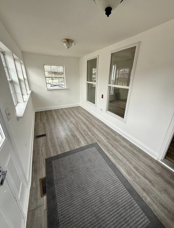 309 Griswold St - Photo 2 of 20