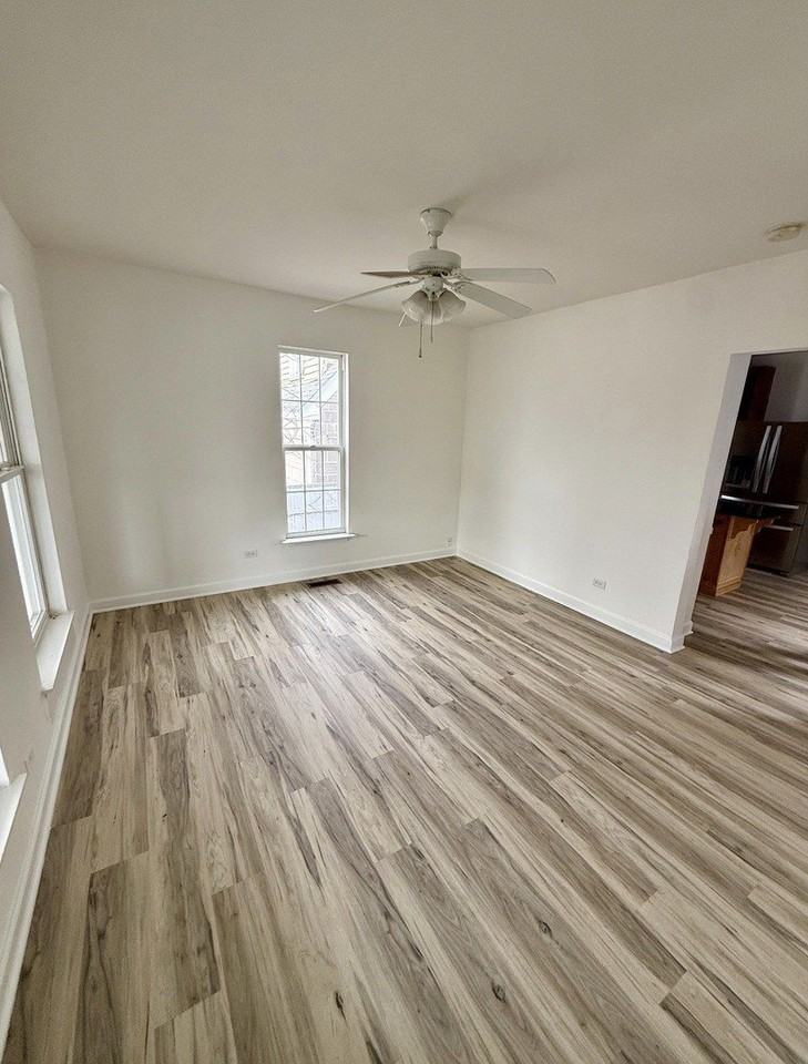 309 Griswold St - Photo 4 of 20