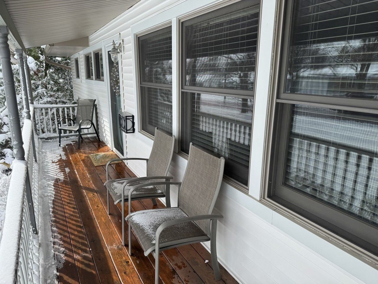 325 Kishwaukee Dr - Photo 2 of 20