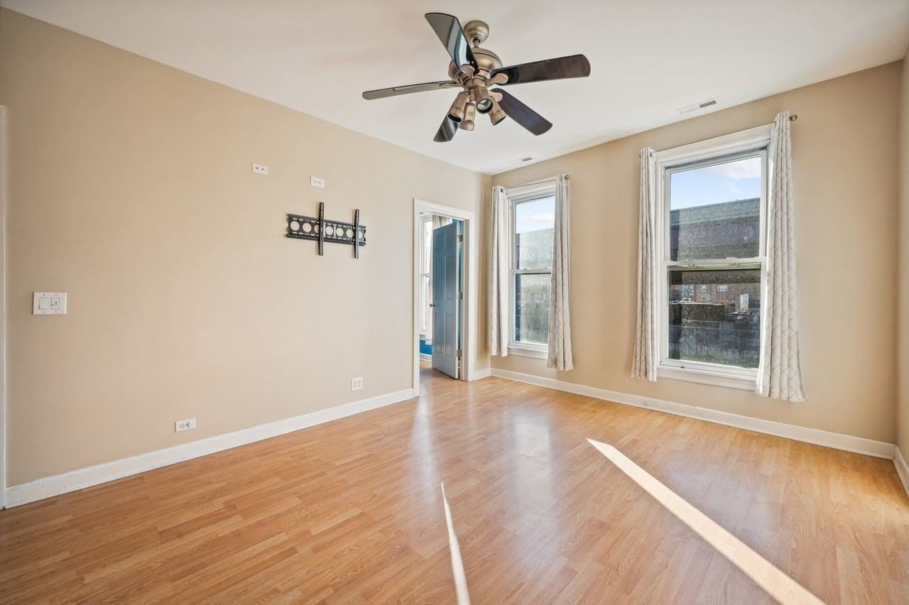 1815 S Ruble St Unit 2 - Photo 5 of 17