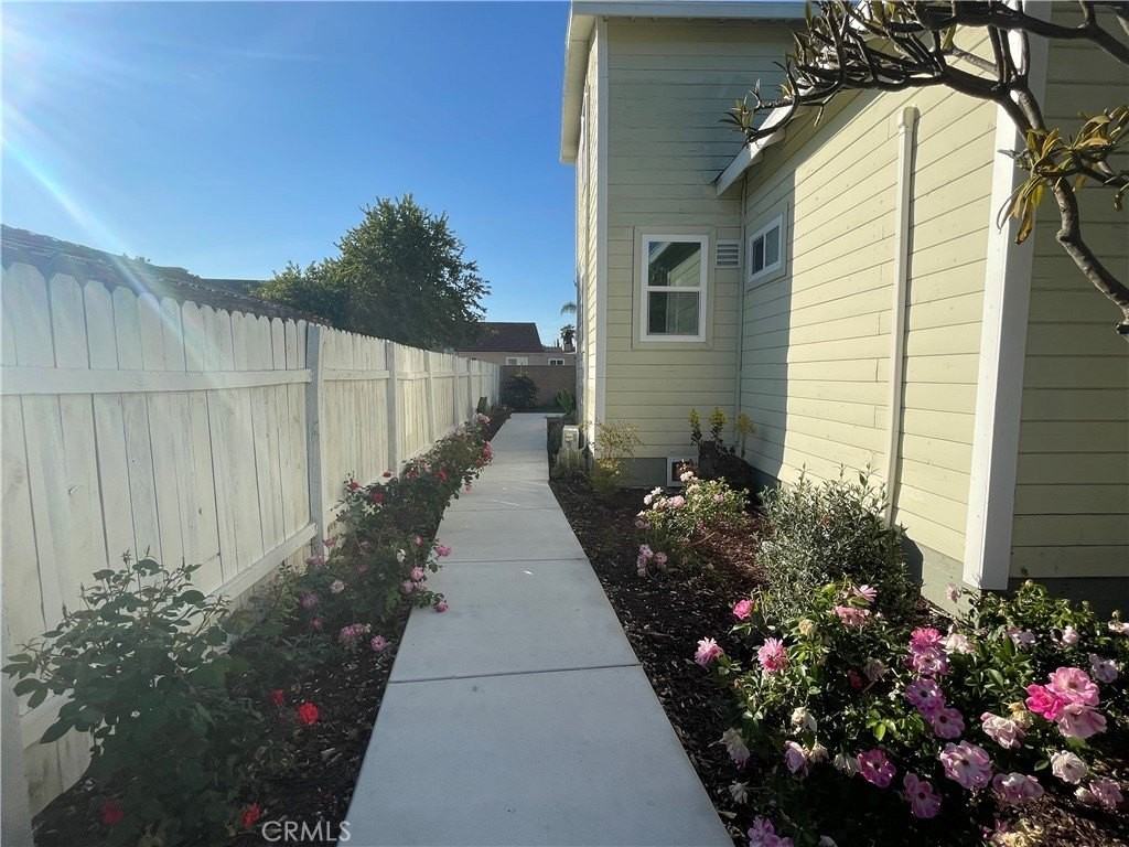 3809 Pine Ave - Photo 4 of 20