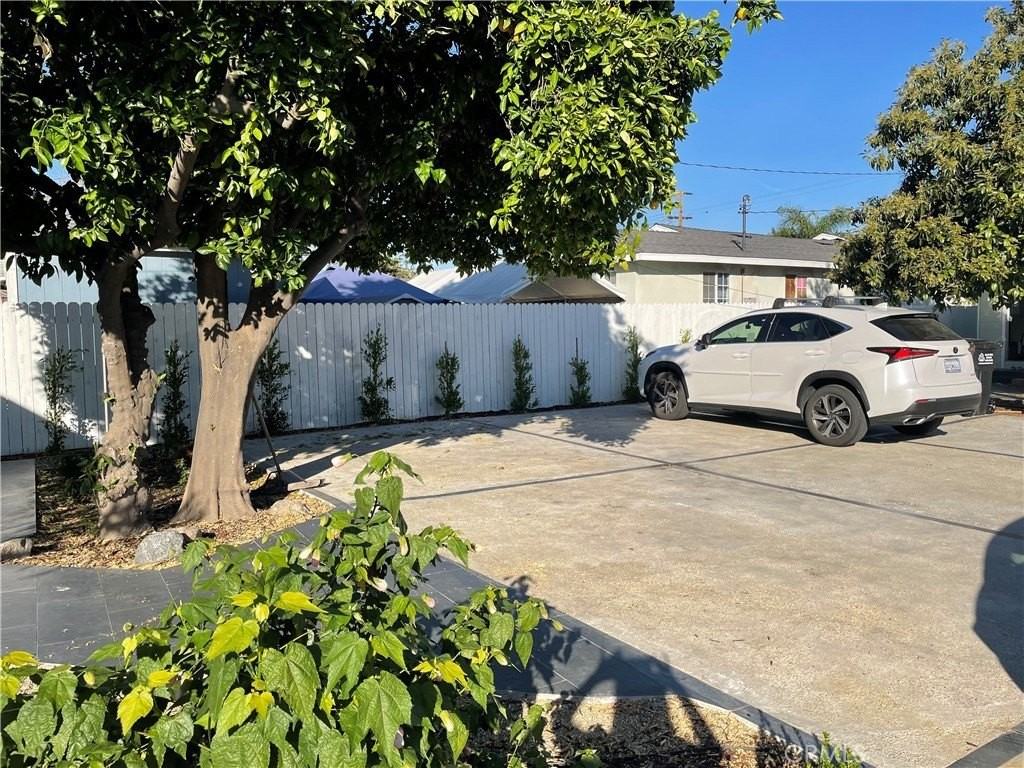 3809 Pine Ave - Photo 5 of 20