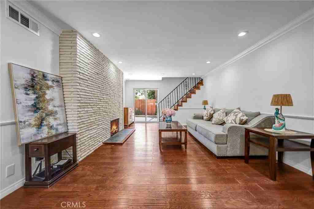 100 W Arthur Ave - Photo 7 of 41