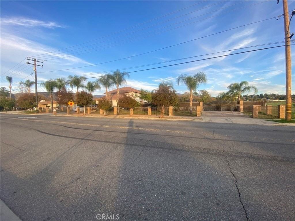 12383 12th St - Photo 4 of 4