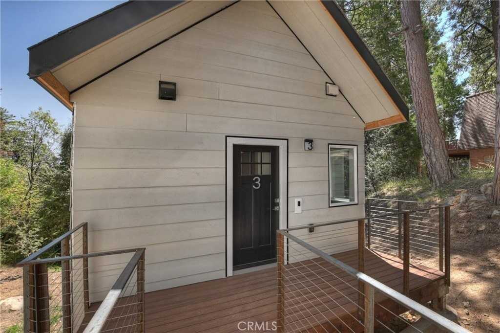 441 Oriole Dr #3 - Photo 7 of 46