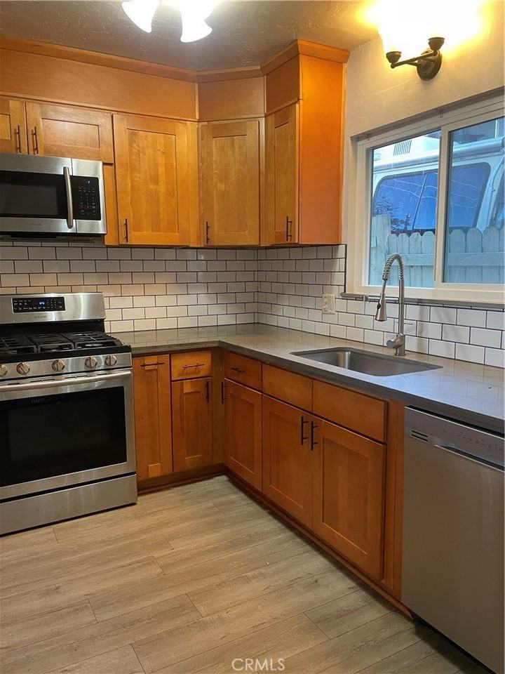 29392 Lakeview Dr - Photo 6 of 37