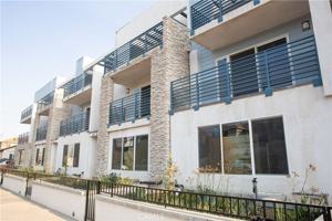 featured image of 14614 Vanowen St