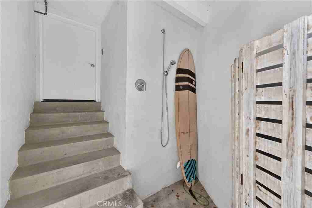 405 Blumont St - Photo 6 of 50