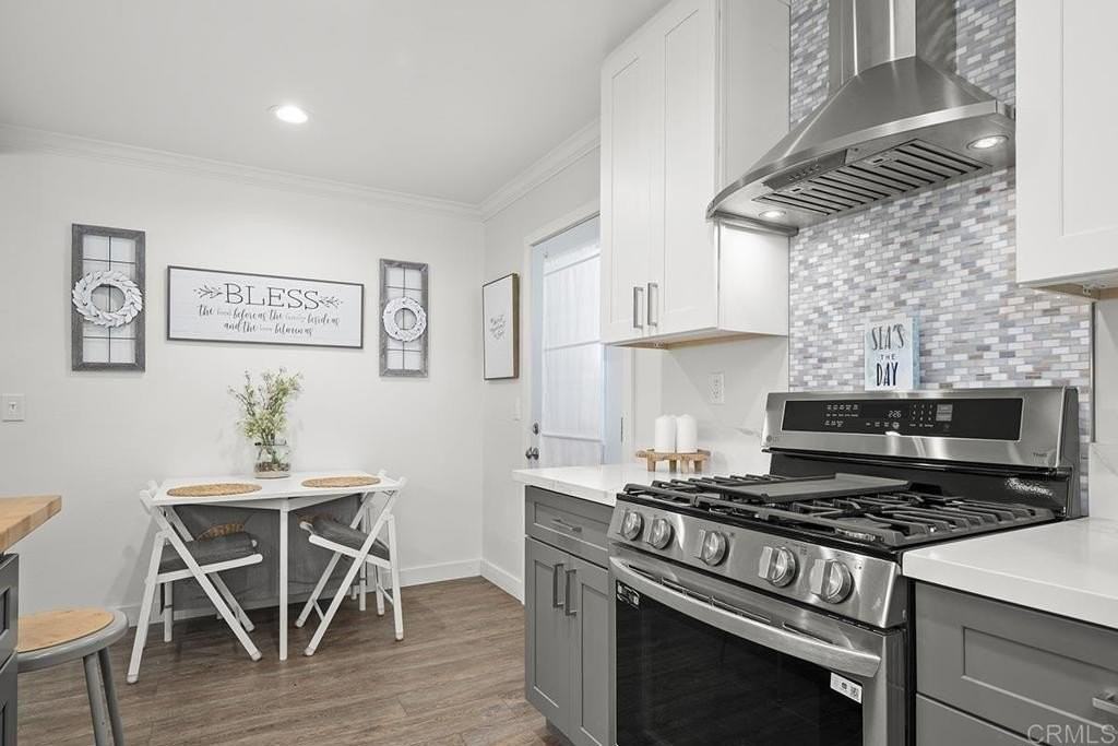 586 Del Mar Ave - Photo 5 of 12