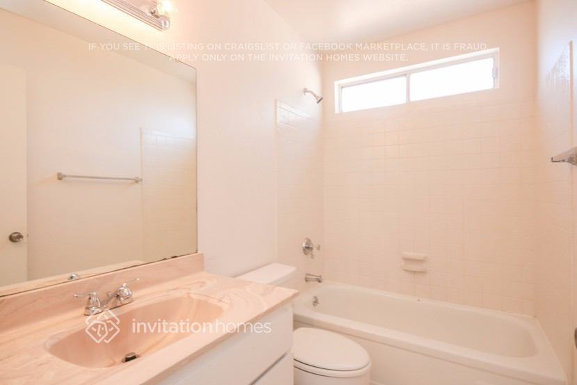 3607 W Kings Ave - Photo 7 of 10