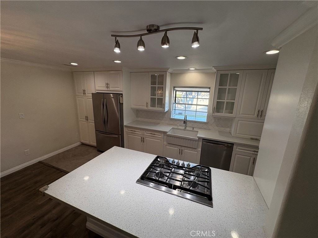 1721 E Ruddock St - Photo 5 of 26