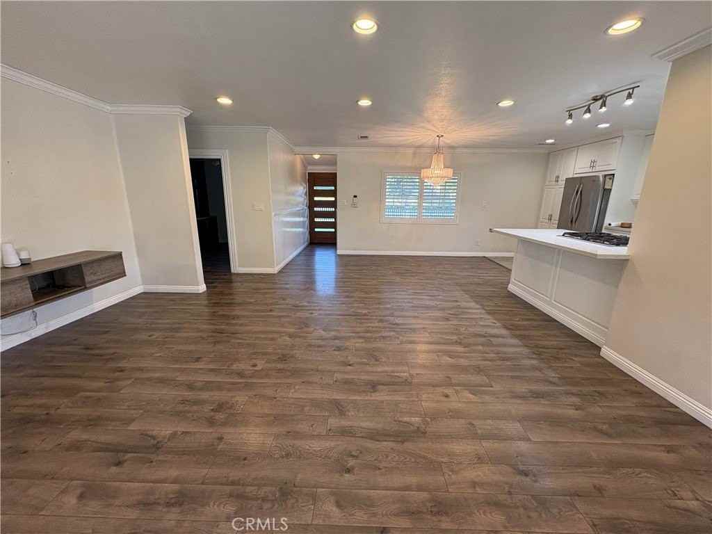 1721 E Ruddock St - Photo 7 of 26