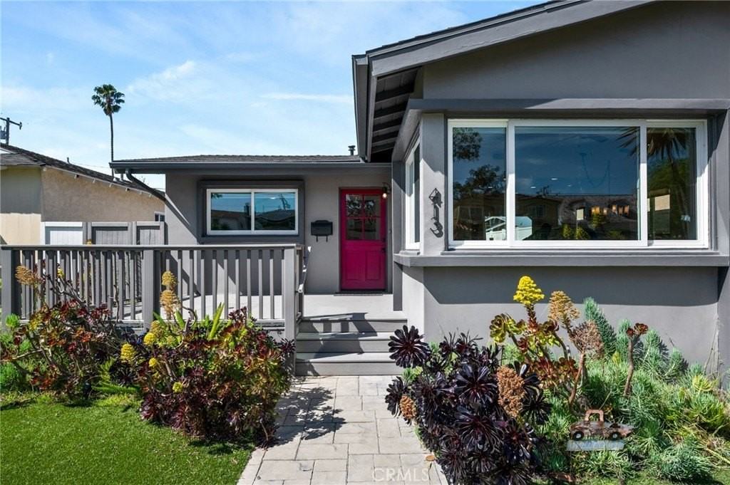 413 N Paulina Ave - Photo 3 of 46