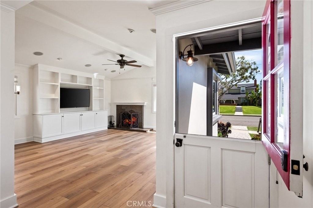 413 N Paulina Ave - Photo 7 of 46