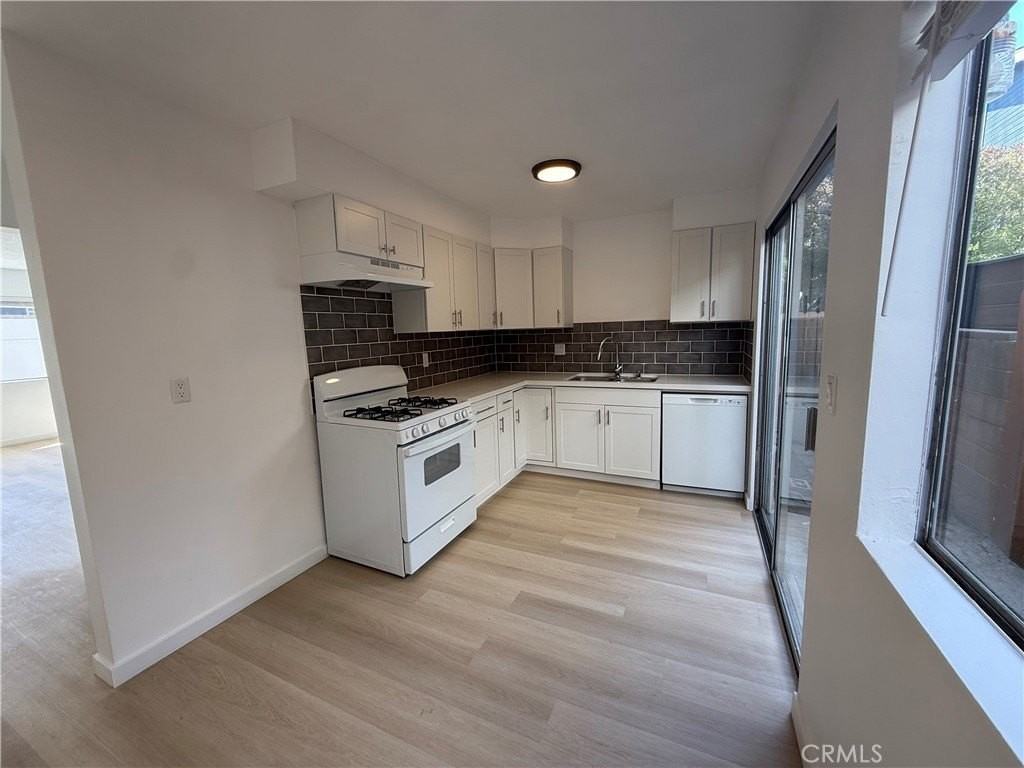 2104 Carnegie Ln #A - Photo 3 of 15