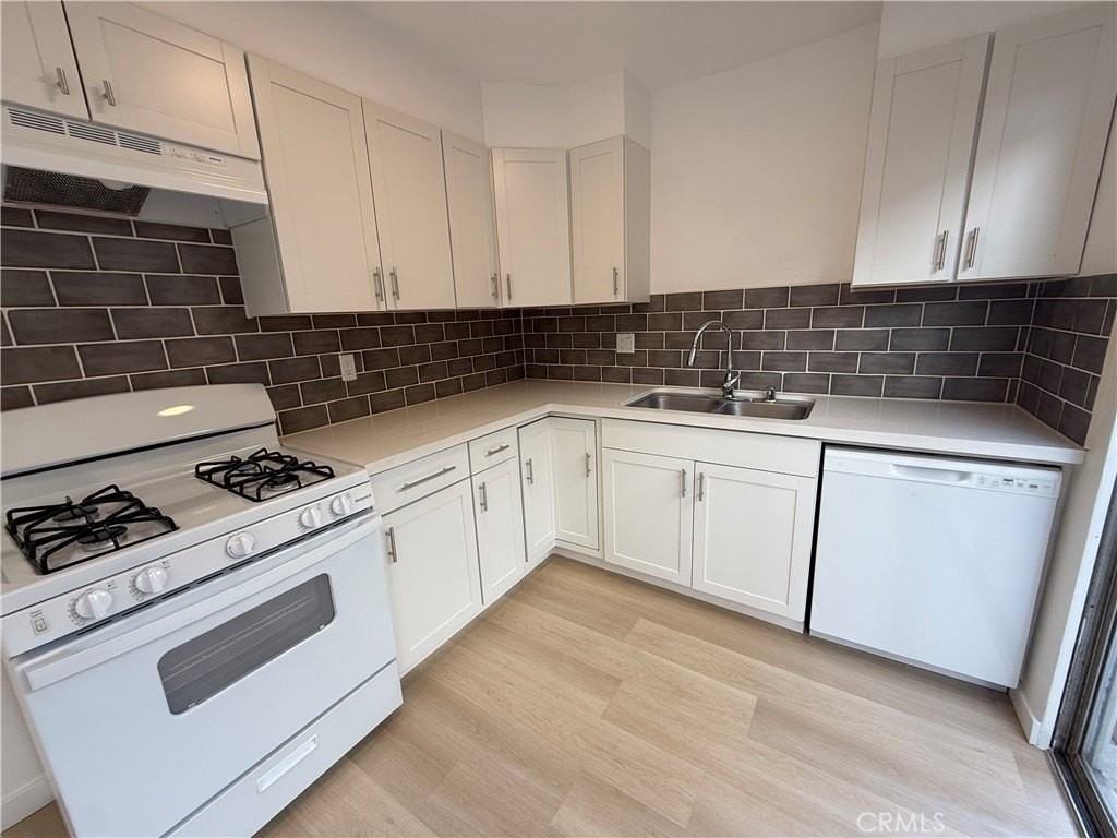 2104 Carnegie Ln #A - Photo 4 of 15