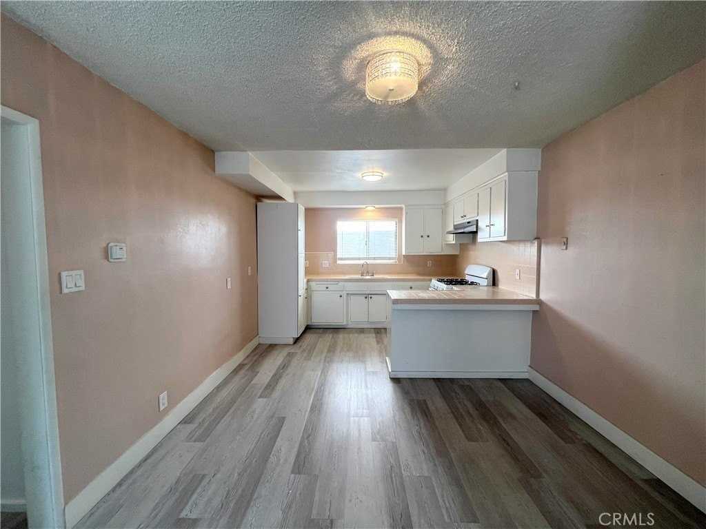 12706 Kornblum Ave #C - Photo 5 of 13