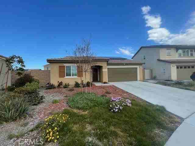 1425 Spirit St - Photo 2 of 3