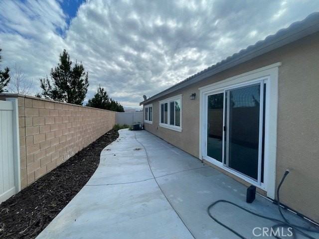 1425 Spirit St - Photo 3 of 3