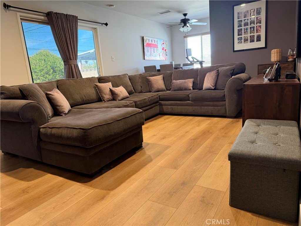 9406 Rose Ave - Photo 6 of 36