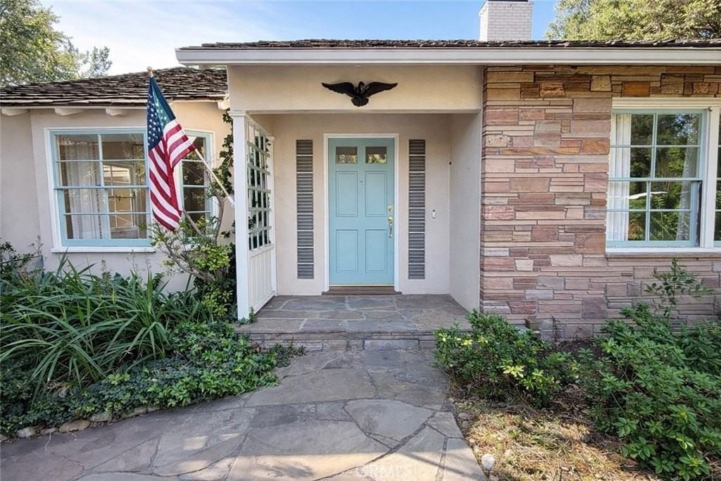 18 Woodland Ln - Photo 2 of 22