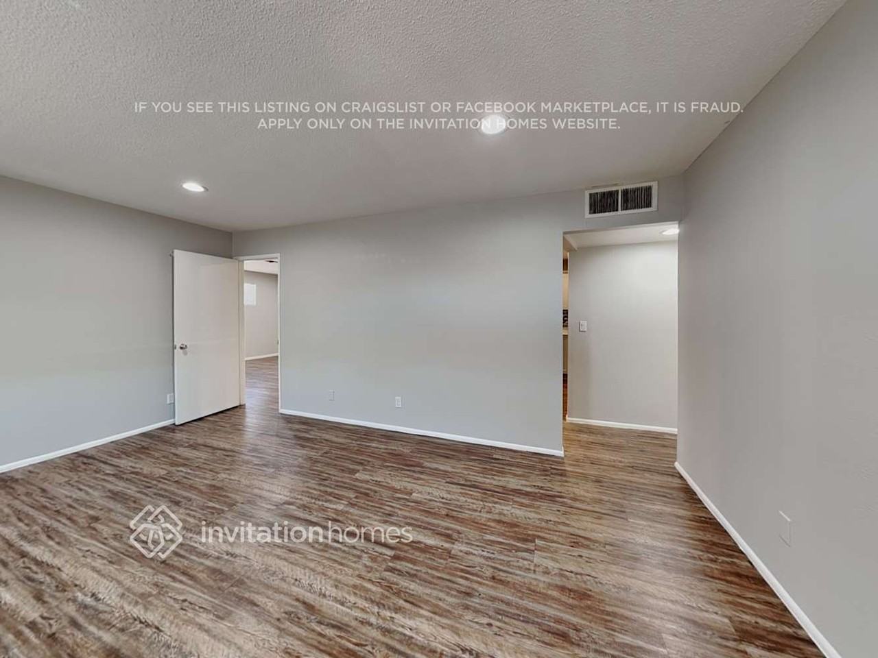 3146 W Cactus Rd - Photo 4 of 17