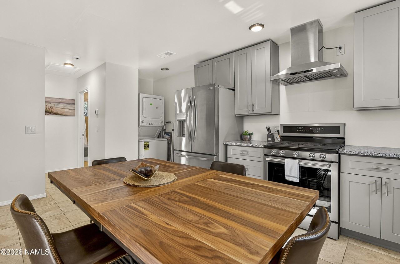 2800 N Ellen St #2 - Photo 3 of 16