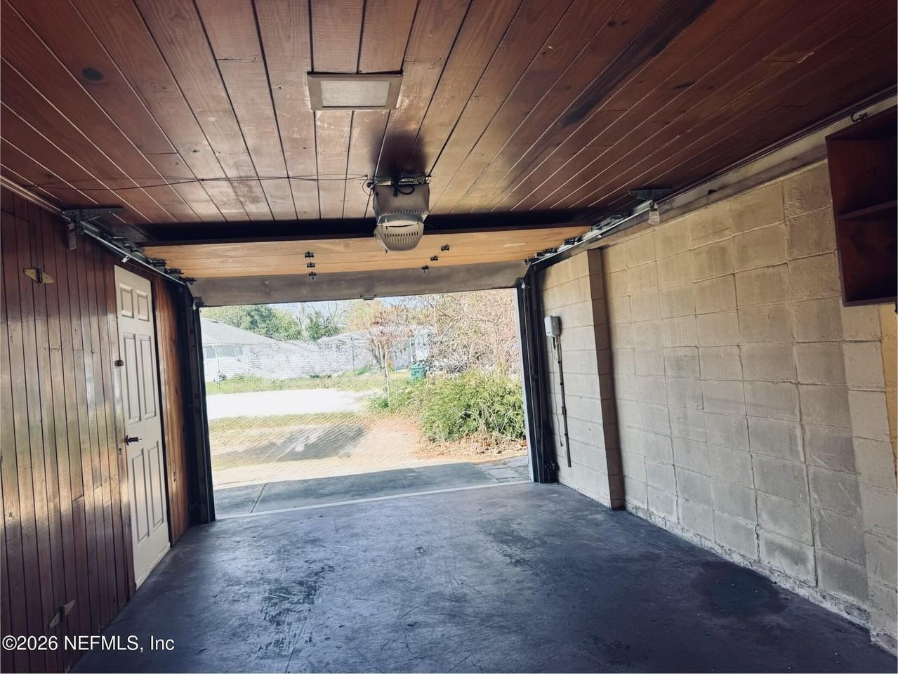 1012 6th Ave N - Photo 4 of 22