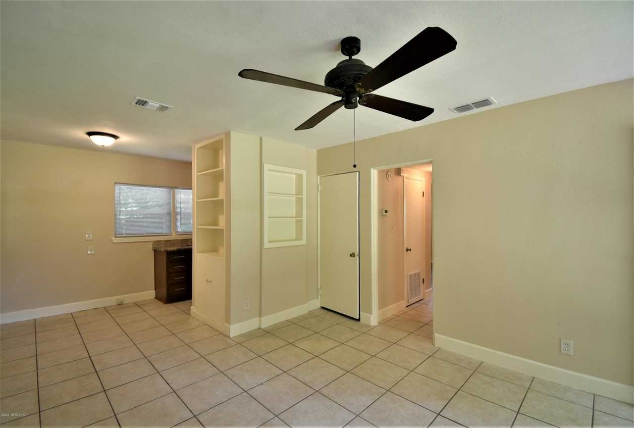 1498 Stimson St - Photo 3 of 12