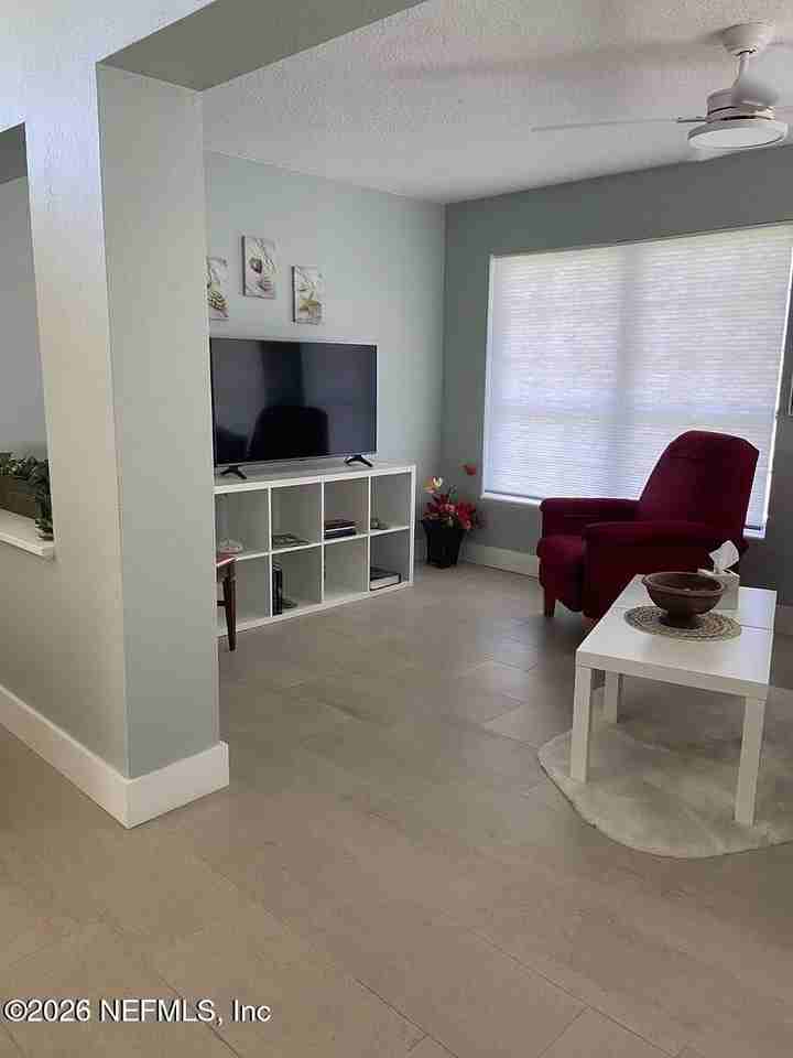 130 Southwind Cir - Photo 4 of 9