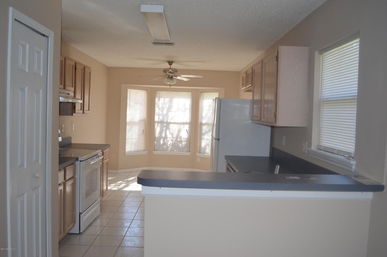 4304 Hanging Moss Dr - Photo 5 of 11