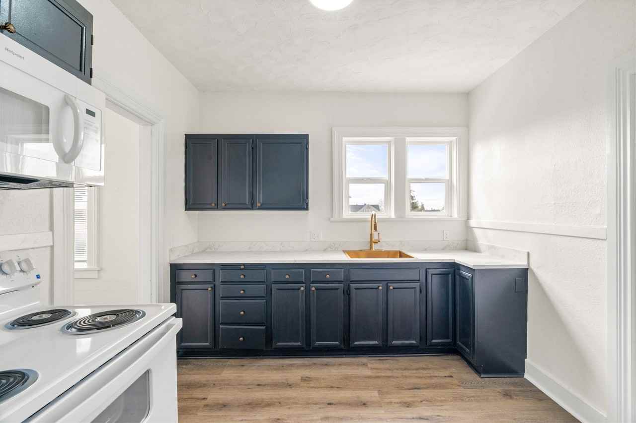 109 S Park St #4 - Photo 4 of 13