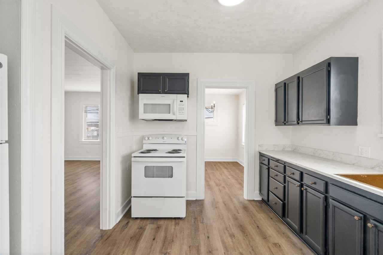 109 S Park St #4 - Photo 5 of 13