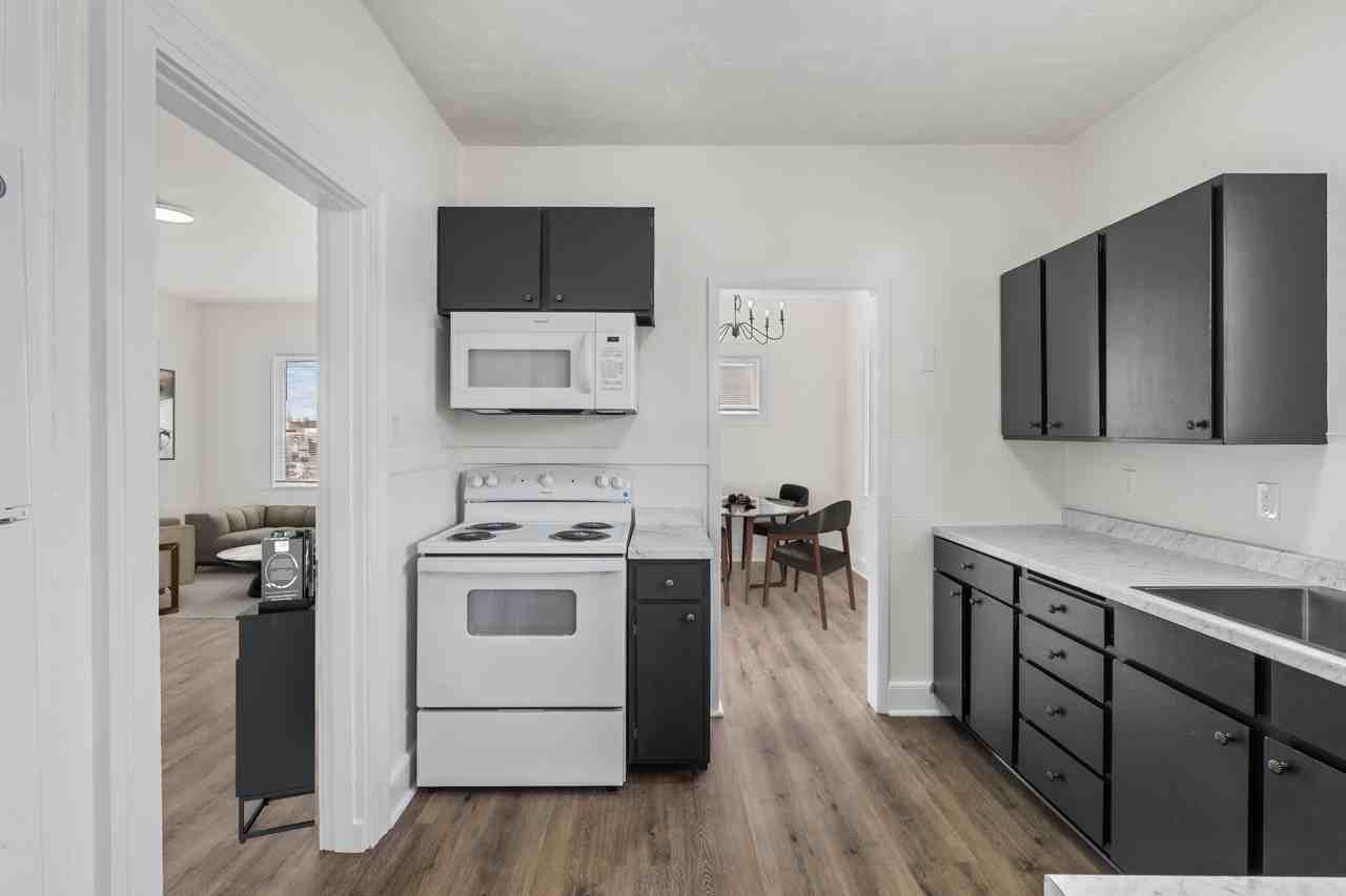 109 S Park St #1 - Photo 5 of 14