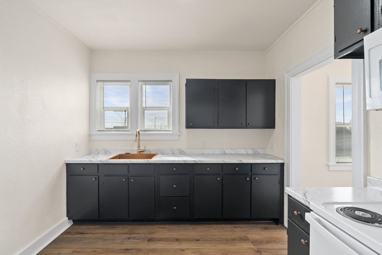 109 S Park St #3 - Photo 6 of 13