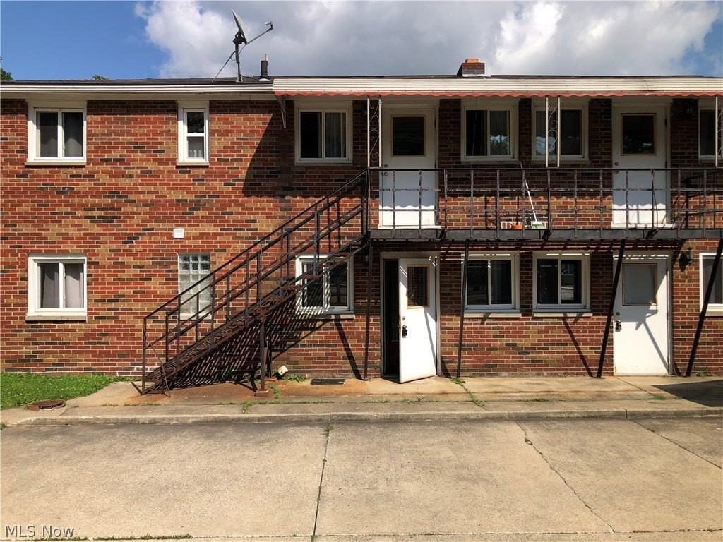 2940 6th St Apt 4 - Photo 3 of 22