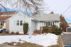 featured image of 118 Hobart Ave