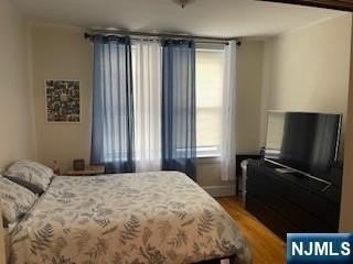 379 Undercliff Ave - Photo 4 of 9