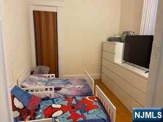 379 Undercliff Ave - Photo 5 of 9